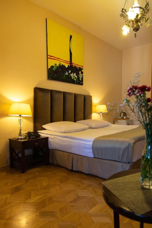 Hotel Vip Tbilisi Bagian luar foto