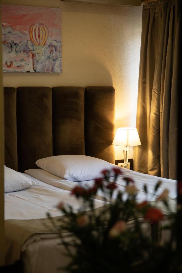 Hotel Vip Tbilisi Bagian luar foto