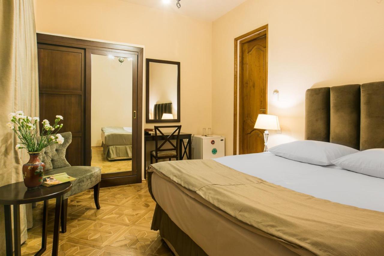 Hotel Vip Tbilisi Bagian luar foto