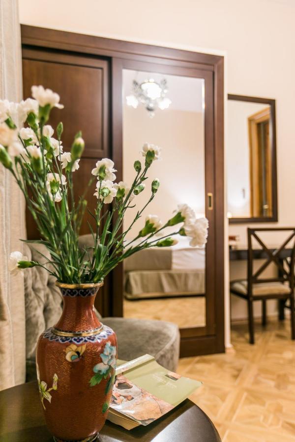 Hotel Vip Tbilisi Bagian luar foto