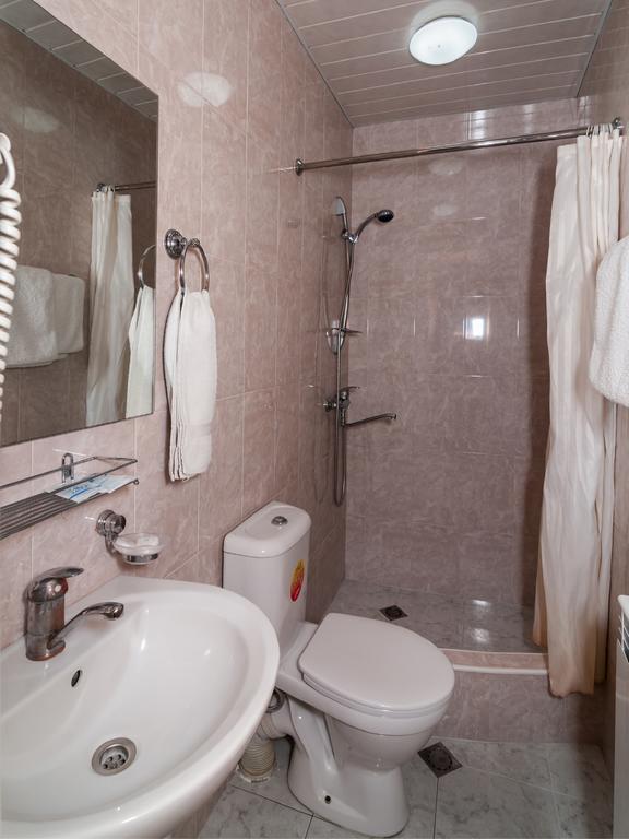 Hotel Vip Tbilisi Bagian luar foto