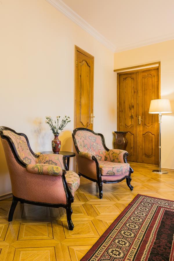 Hotel Vip Tbilisi Bagian luar foto