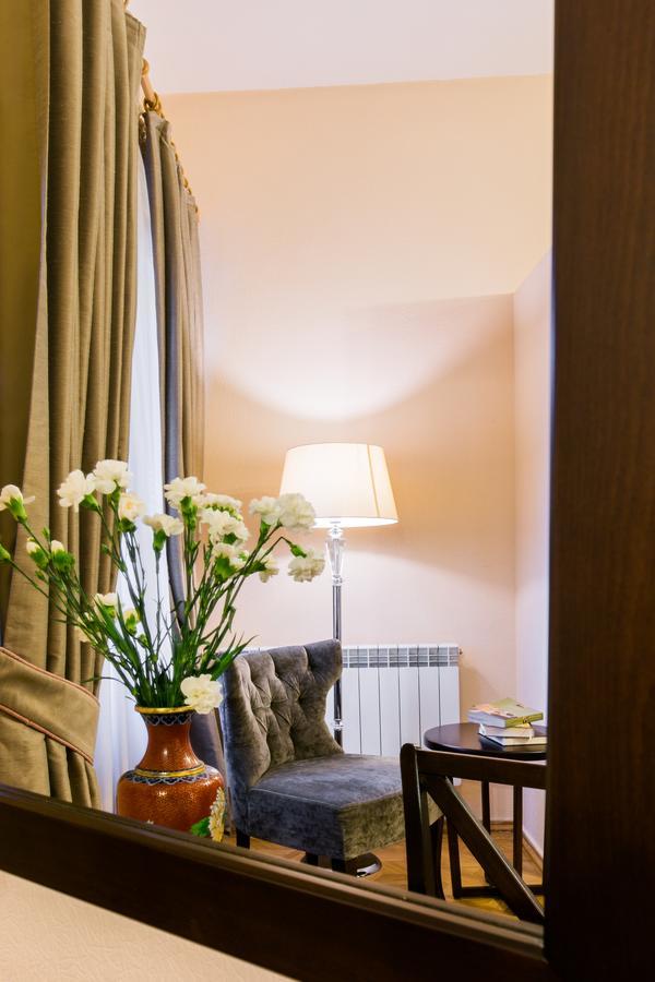 Hotel Vip Tbilisi Bagian luar foto