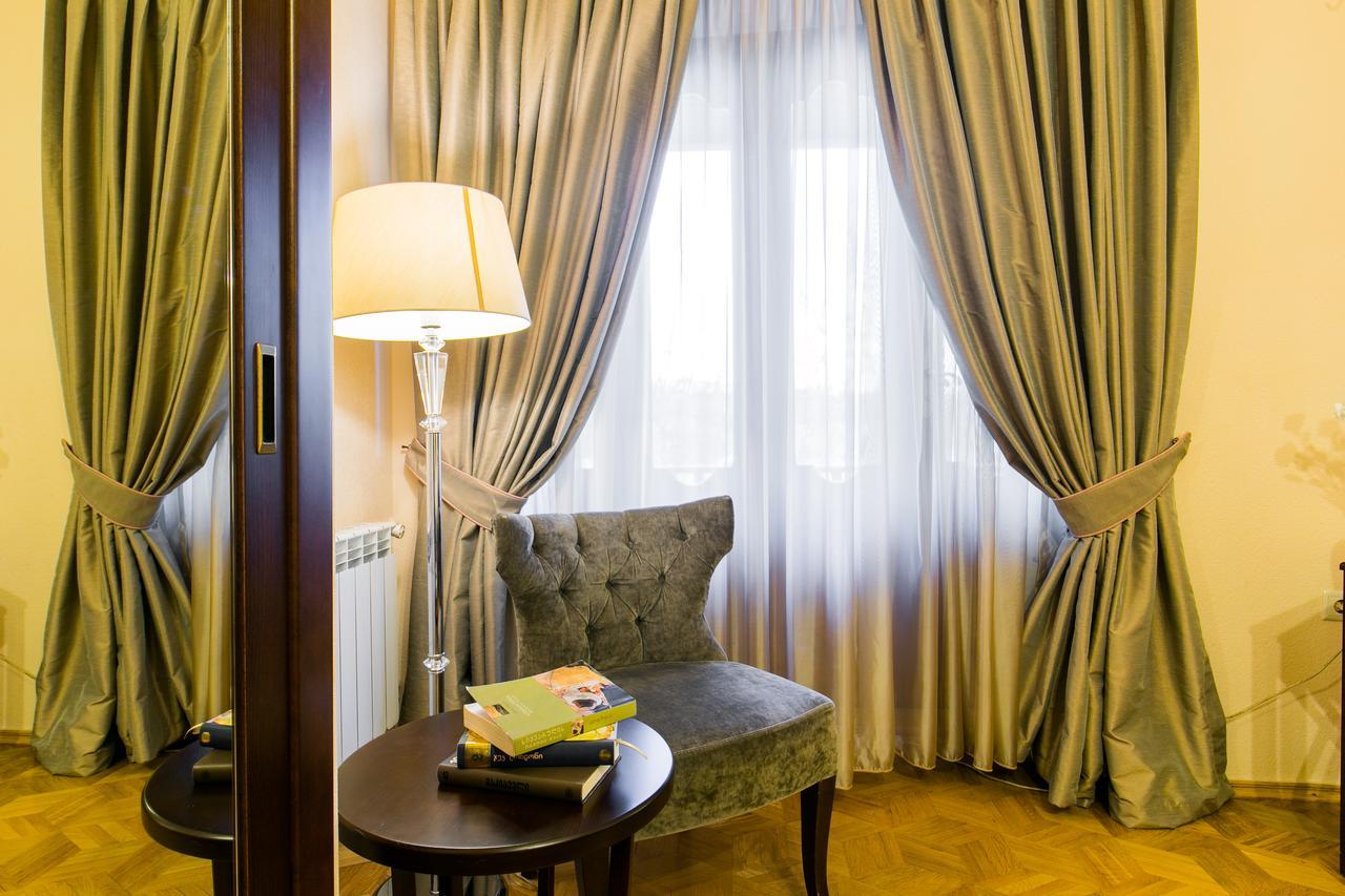 Hotel Vip Tbilisi Bagian luar foto