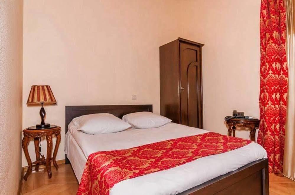 Hotel Vip Tbilisi Bagian luar foto