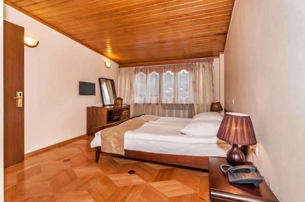 Hotel Vip Tbilisi Bagian luar foto