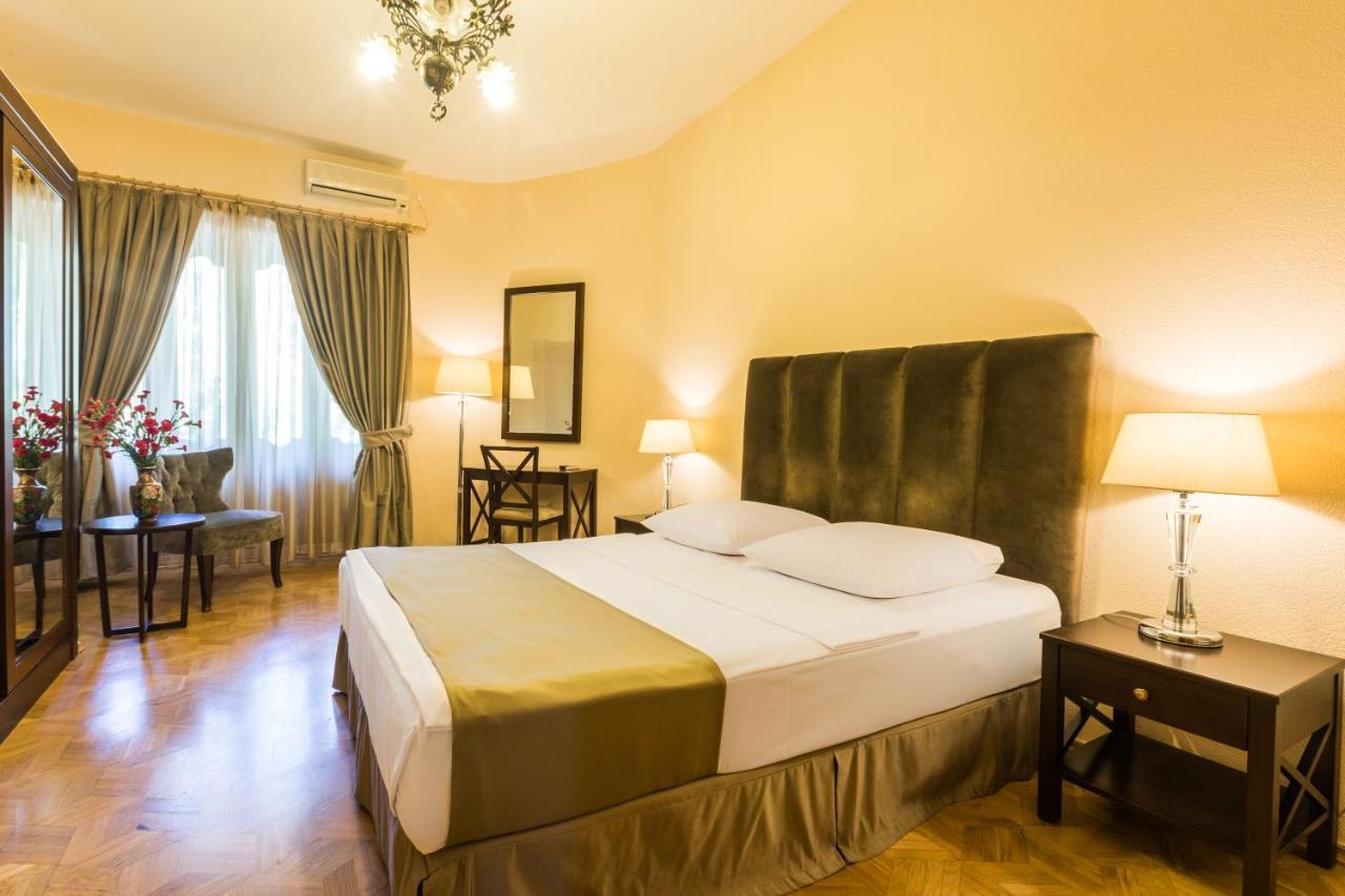 Hotel Vip Tbilisi Bagian luar foto