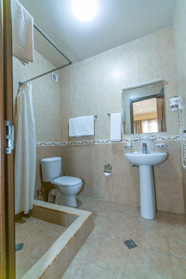 Hotel Vip Tbilisi Bagian luar foto
