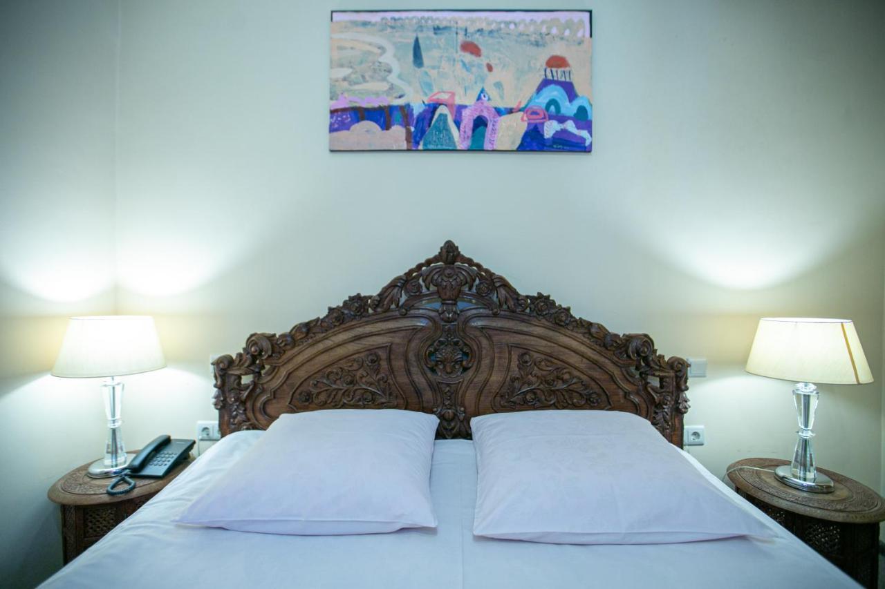 Hotel Vip Tbilisi Bagian luar foto